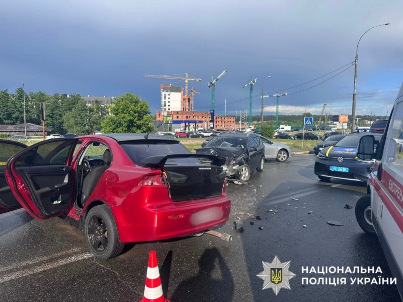 Фото для новини:У ДТП в Ірпені постраждали троє дітей