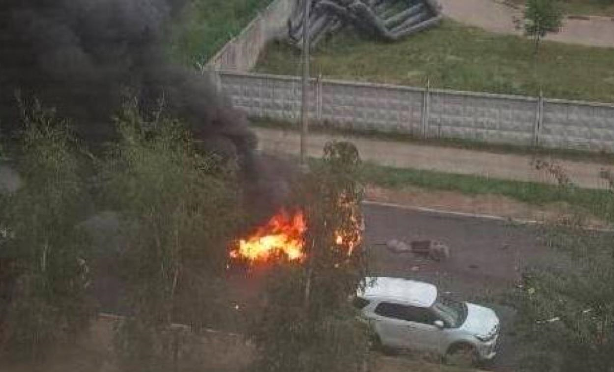 Фото для новини:У мікрорайоні для військових у Підмосков'ї підірвали авто: є загиблий