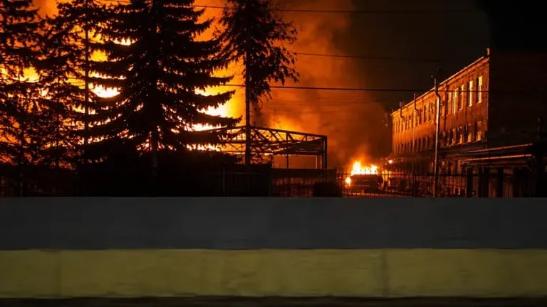 Фото для новини:У Тамбовській області РФ дрони дістали "Прогресс"