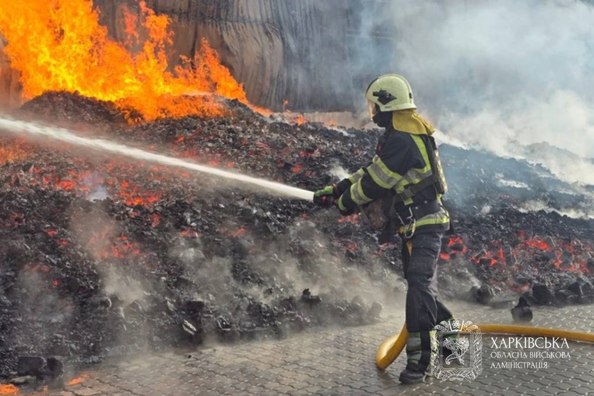 Фото для новини:Удар РФ по Харкову: під завалами виявили тіло