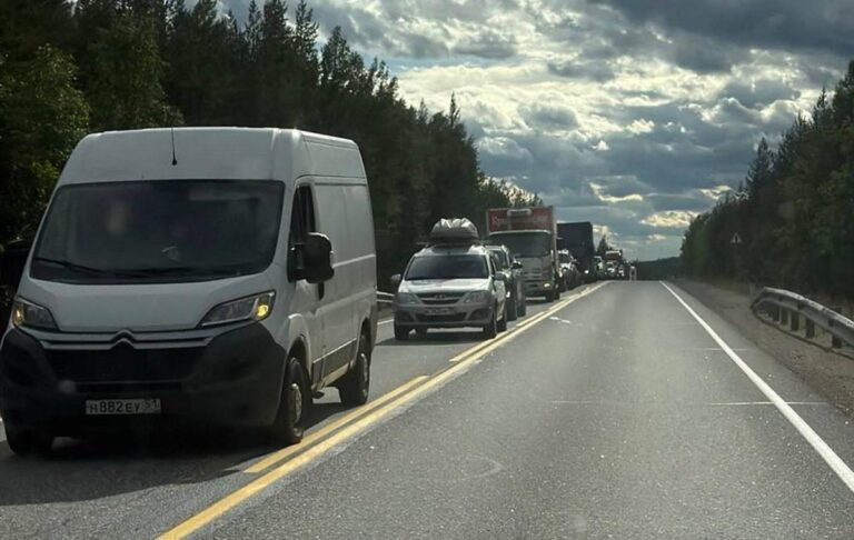 Фото для новини:В Мурманській області РФ масово зупиняють авто і шукають "диверсантів"