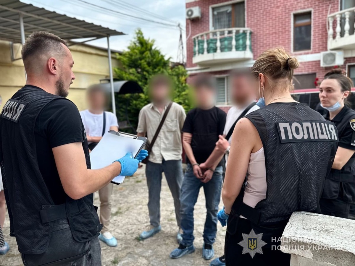 Фото для новини:В Одесі ґвалтівник і вбивця семирічної дівчинки отримав довічне
