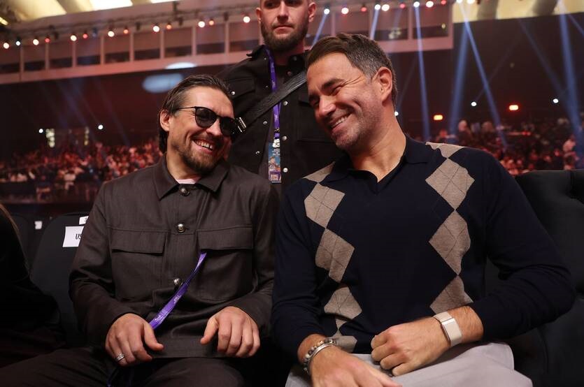 Фото для новини:Відомий промоутер висловився про відмову Усика від чемпіонських титулів
