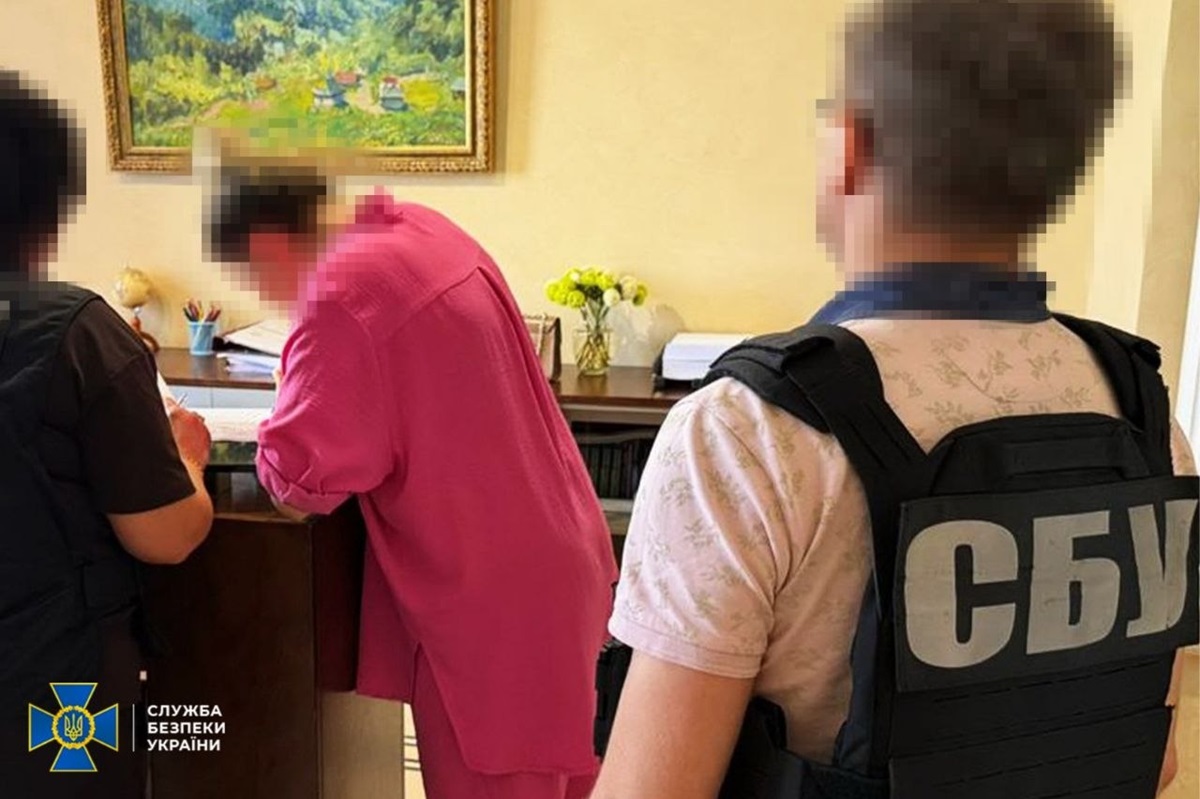 Фото для новини:Викрито мільйонну оборудку ексміністра часів Януковича та його спільників