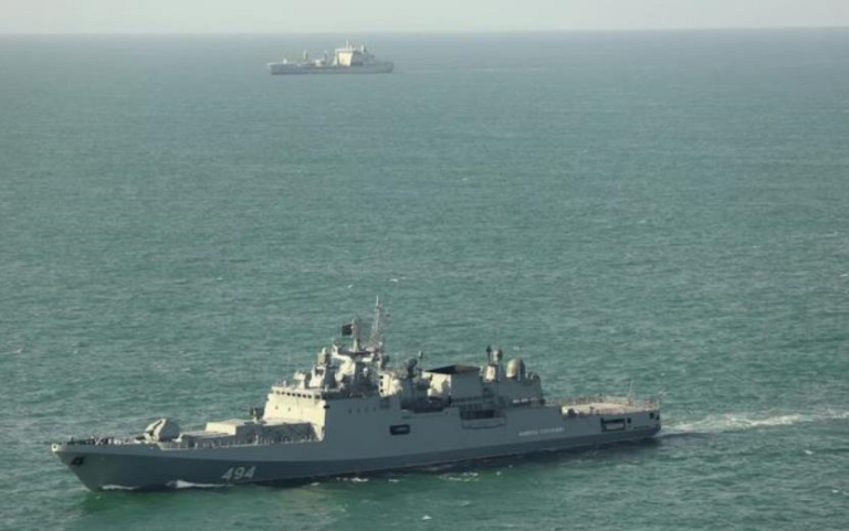 Фото для новини:Військовий корабель РФ здійснив постріл по яхті в Ла-Манші