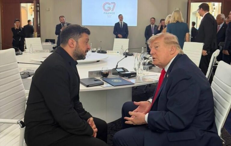 Фото для новини:Зеленський зустрівся з Трампом на саміті G7