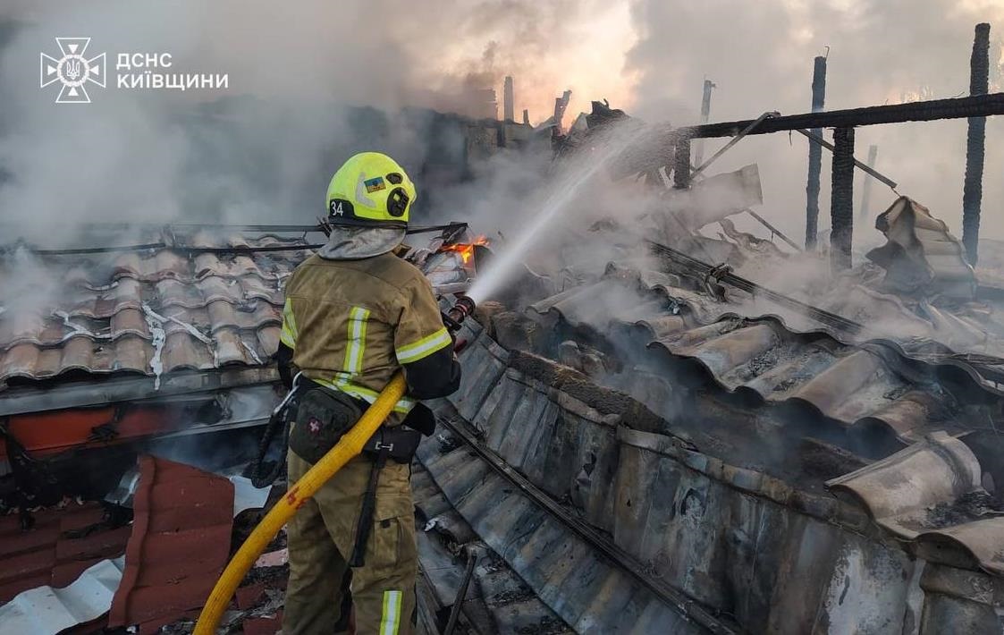 Фото для новини:Атака РФ на Київщину: постраждали п'ятеро людей