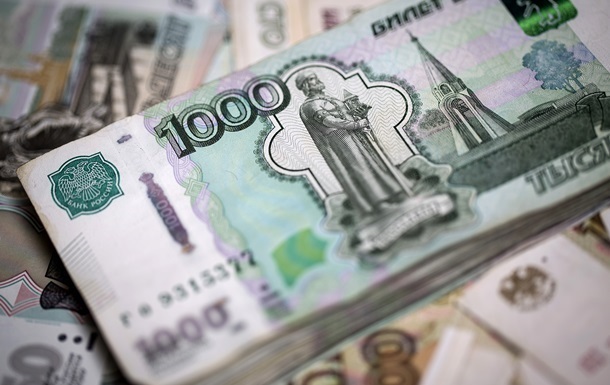 Фото для новини:Банки "дружніх" Росії країн стали обмежувати внесення рублів на рахунки