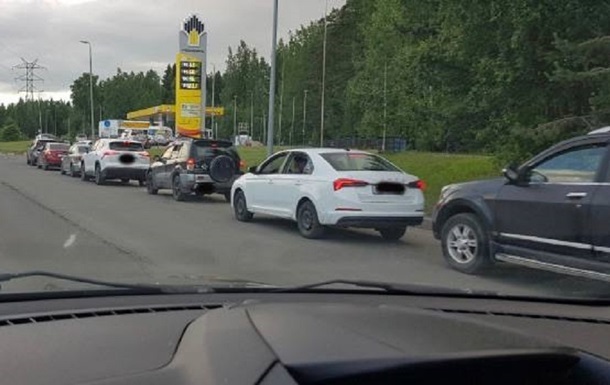 Фото для новини:Бензин як гуманітарка: Казахстан надасть РФ 50 тисяч тонн палива