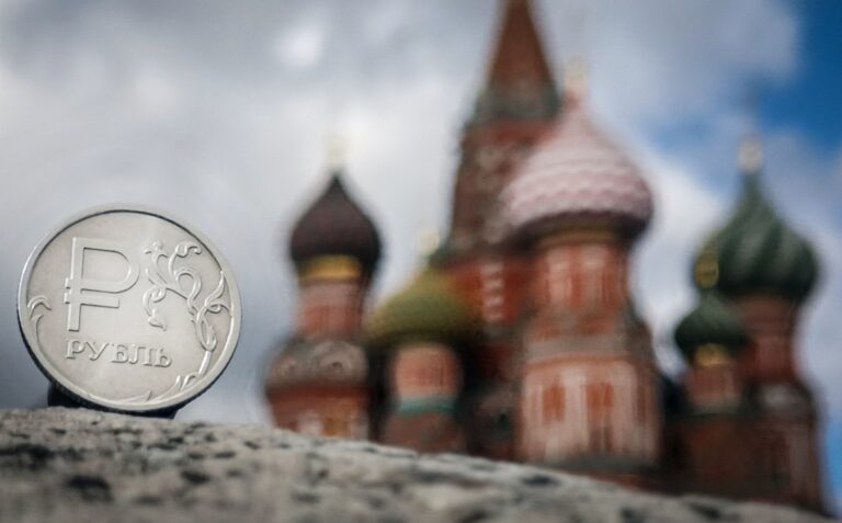 Фото для новини:Бізнес-активність в РФ впала до мінімуму з 2022 року - СЗР