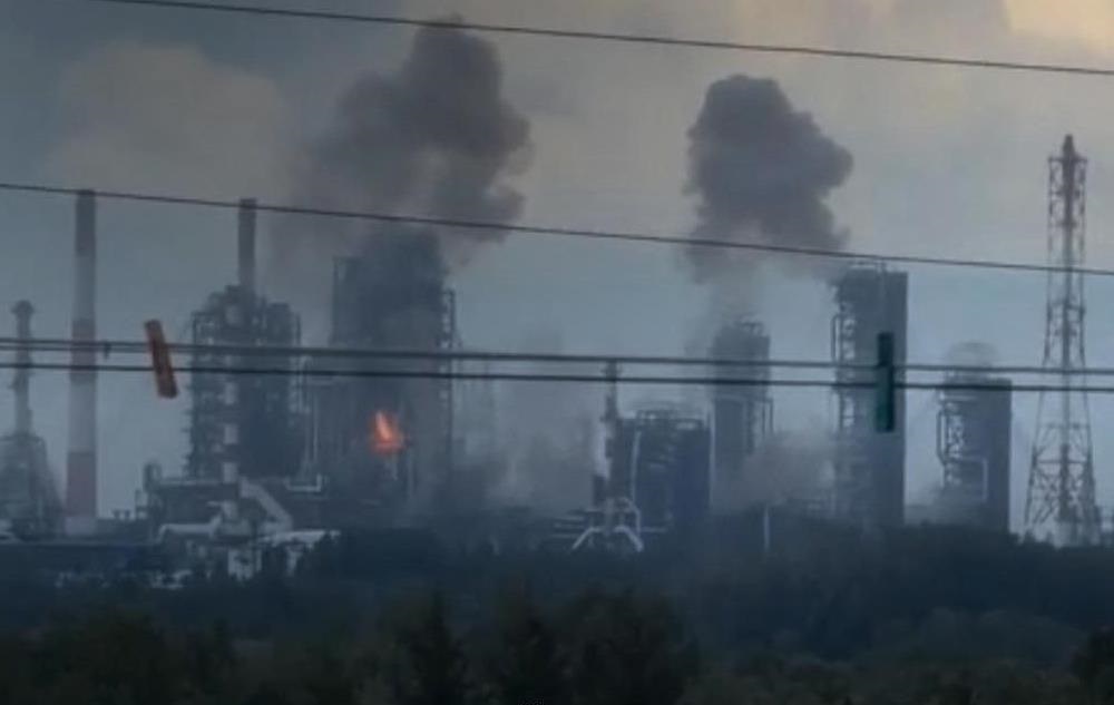 Фото для новини:Генштаб підтвердив удар по НПЗ в Омську