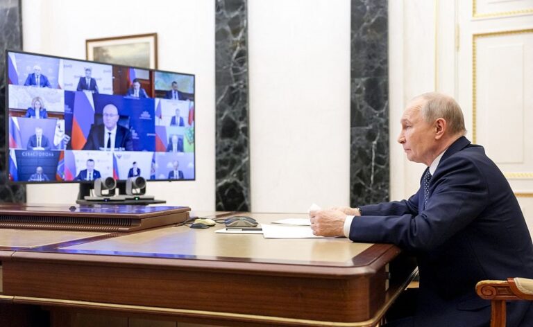 Фото для новини:Ігнор перемовин. Путін готує мобілізацію?