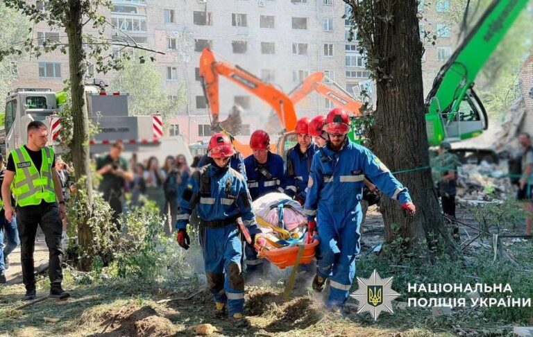 Фото для новини:Кількість постраждалих в Києві зросла до 100 осіб