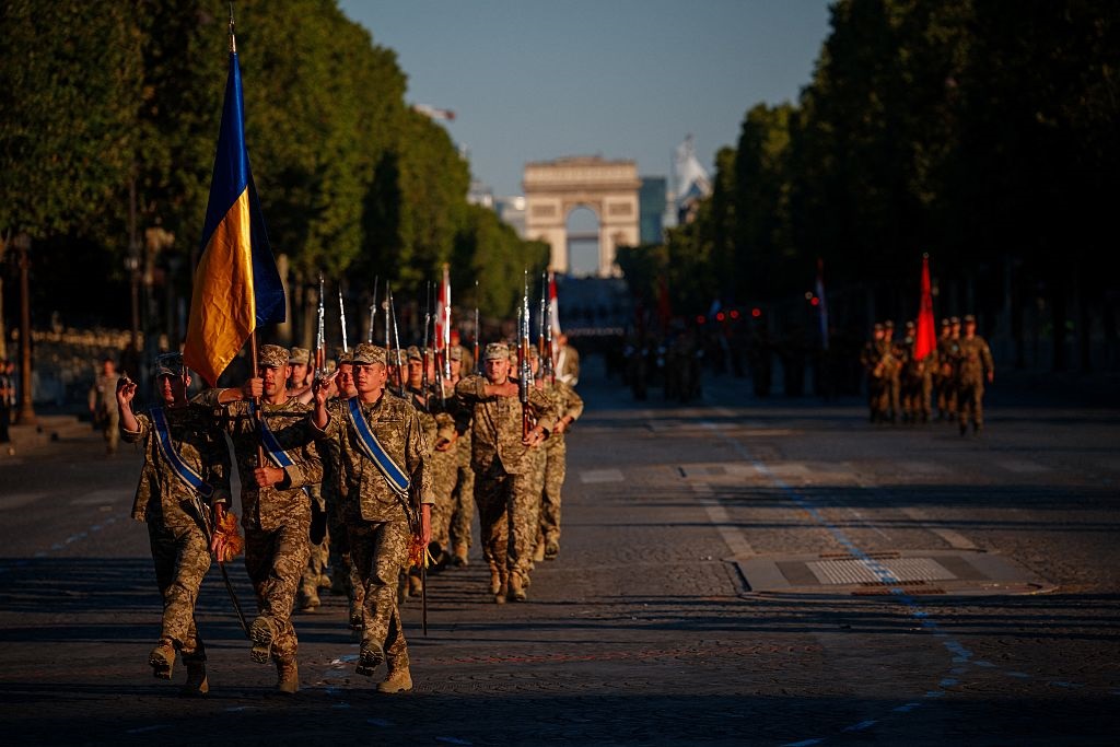 Фото для новини:Коаліція охочих проведе військовий парад у Парижі
