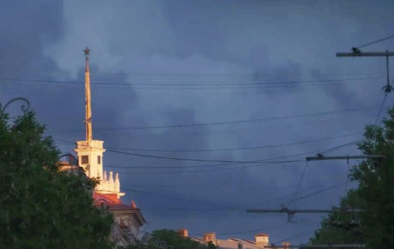 Фото для новини:Наліт дронів залишив Севастополь без світла