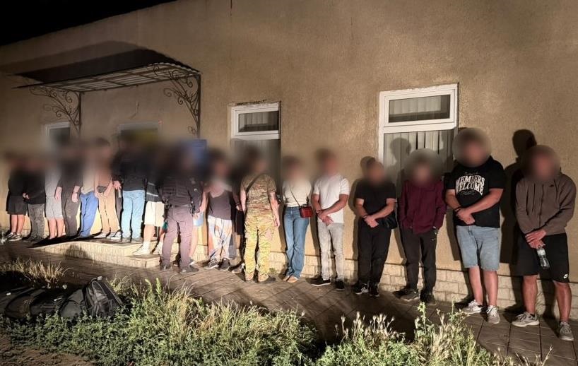 Фото для новини:Прикордонники затримали відразу 13 ухилянтів