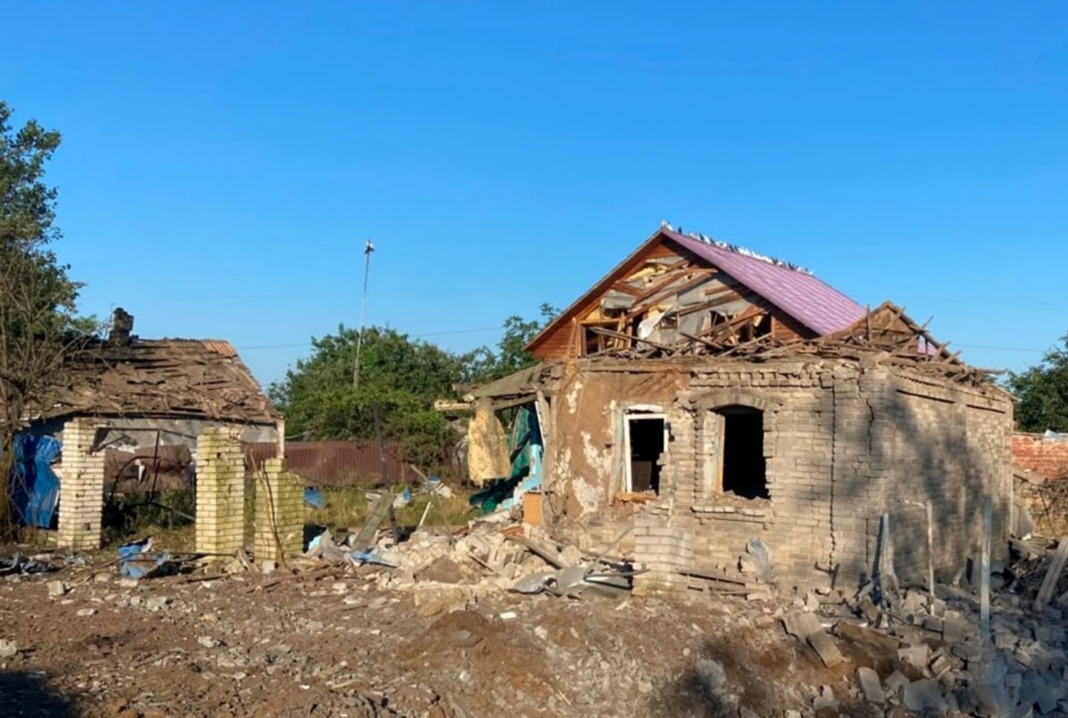 Фото для новини:РФ атакувала приватний сектор на Донеччині, є загибла