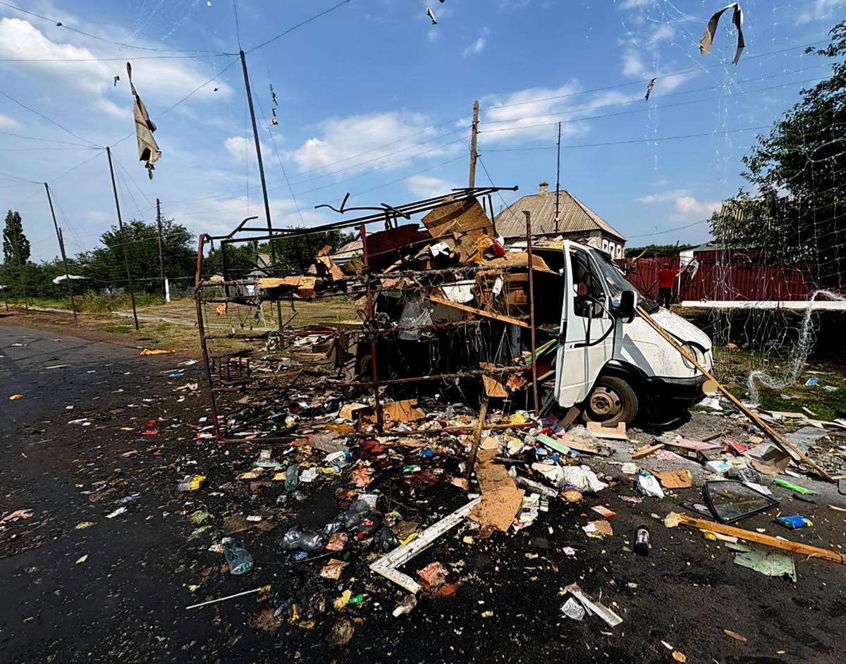 Фото для новини:РФ поцілила в авто і будинки: на Донеччині нові жертви обстрілів