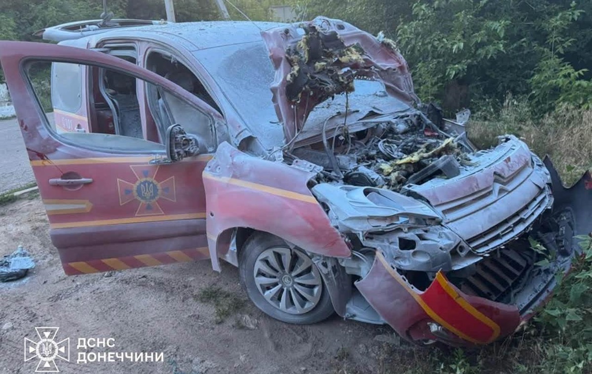 Фото для новини:Росіяни атакували авто рятувальників у Краматорську