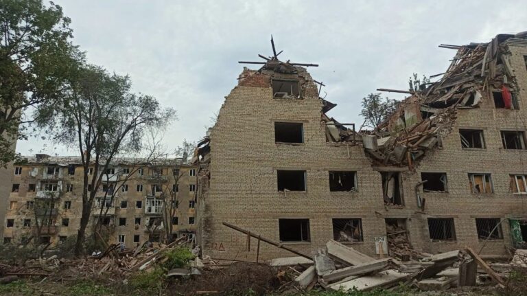Фото для новини:Росіяни атакували Слов’янськ двома авіабомбами