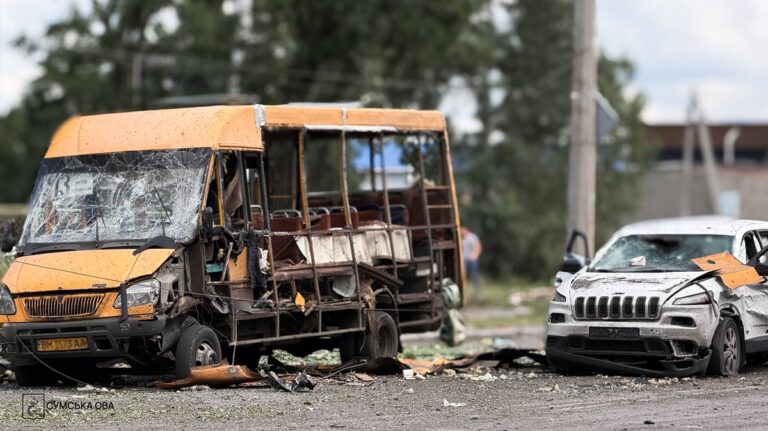 Фото для новини:Росіяни скинули на Суми три КАБи, є жертви