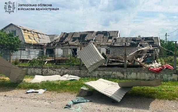 Фото для новини:Росіяни вдарили по Запоріжжю, один загиблий, п'ятеро поранених