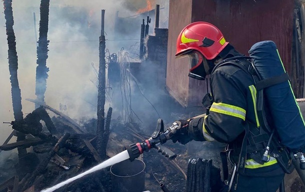 Фото для новини:Росіяни з артилерії обстріляли село на Херсонщині: загинула жінка