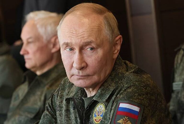 Фото для новини:Силовики закликали Путіна ввести воєнний стан після виборів у Думу