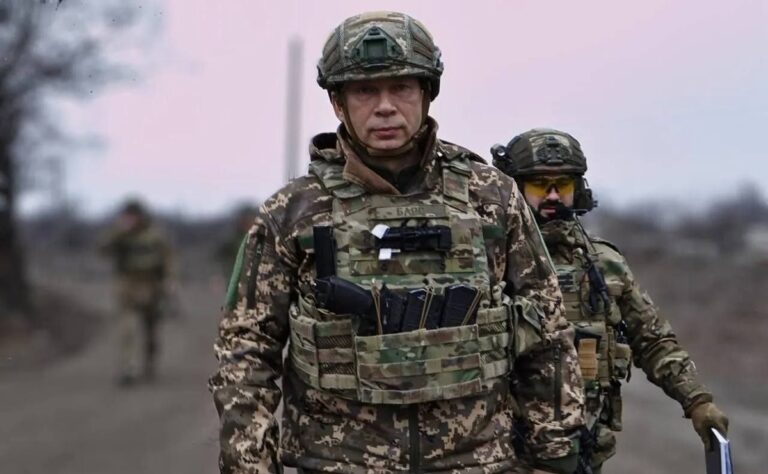 Фото для новини:Сирського звільнено з посади головкома ЗСУ - ЗМІ