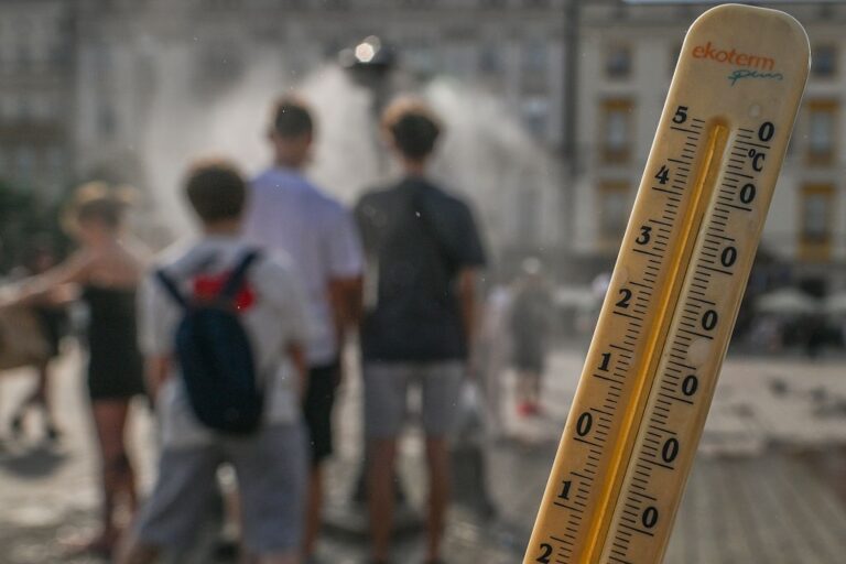 Фото для новини:Тисячі смертей. Європу чекає нова хвиля спеки