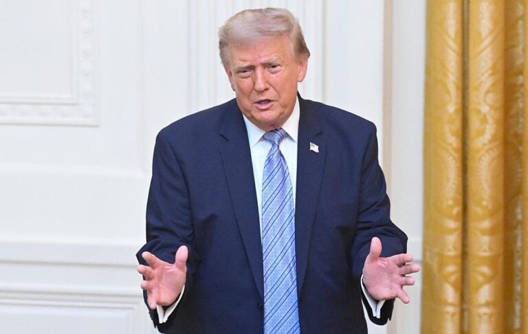 Фото для новини:Трамп закликав Сенат змінити "пекельні санкції"