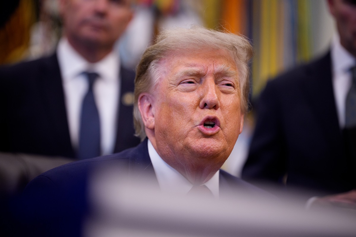 Фото для новини:Трамп знайшов новий спосіб заробити: доступ до постів за $100 тисяч