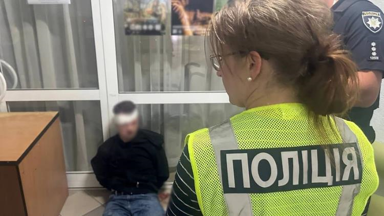 Фото для новини:У Києві чоловік, якого доставили до ТЦК, зарізав лікарку ВЛК