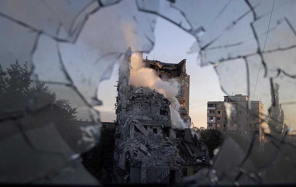 Фото для новини:У Києві до 17 зросло число жертв російської атаки