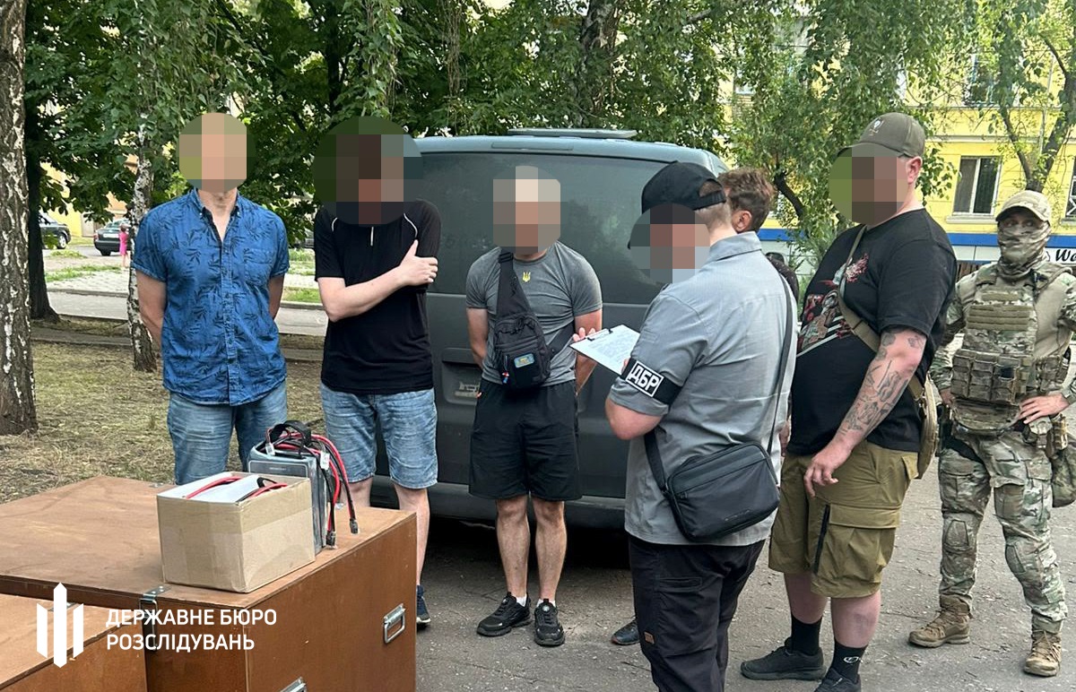 Фото для новини:У Краматорську затримано військового, який торгував зброєю