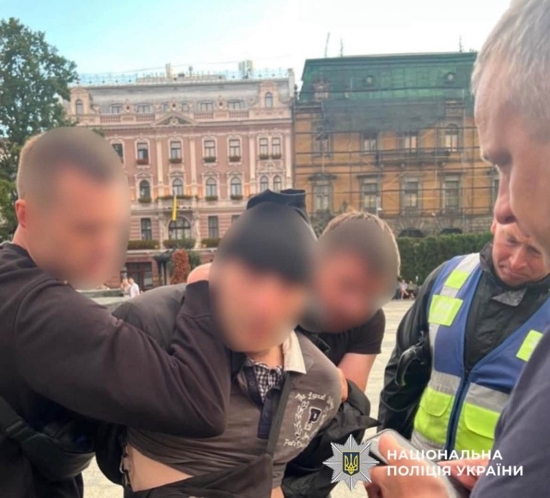 Фото для новини:У Львові затримали озброєного ножем чоловіка з психічними розладами