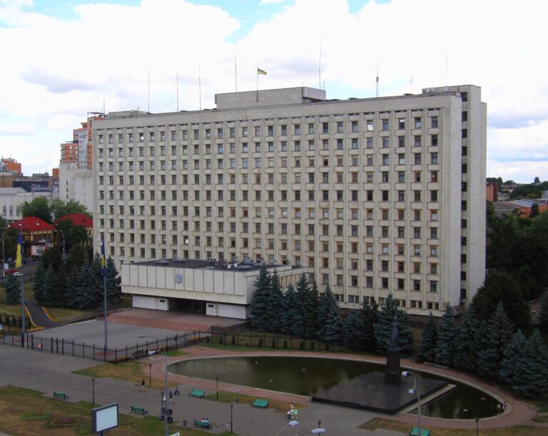 Фото для новини:У Слуги народу змінився склад фракції: ЦВК зареєструвала нових депутатів
