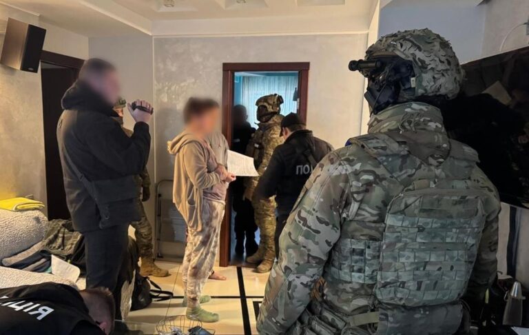 Фото для новини:У Запоріжжі call-центр ошукав казахстанців на понад 700 тис. грн