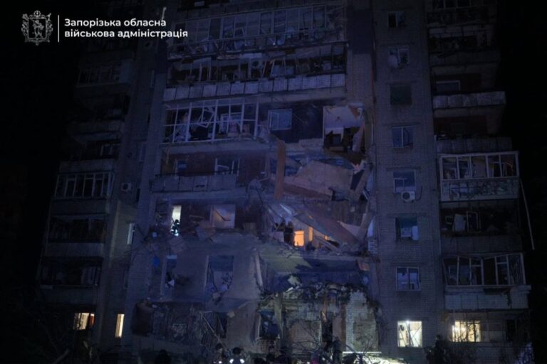 Фото для новини:Удар по Запоріжжю: з’явилися кадри наслідків