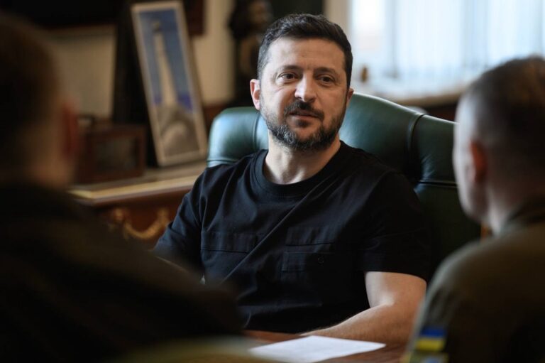 Фото для новини:Україна готує відповідь на удари РФ - Зеленський