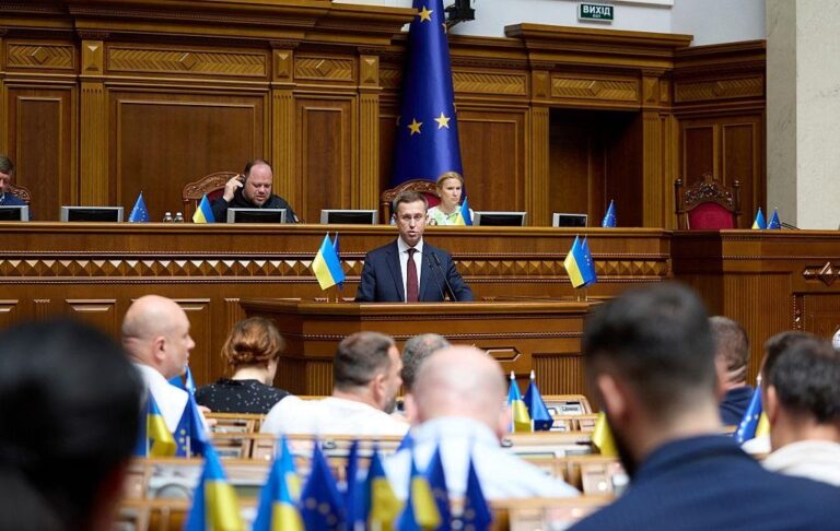 Фото для новини:Україна місяць буде без міністра оборони - нардеп