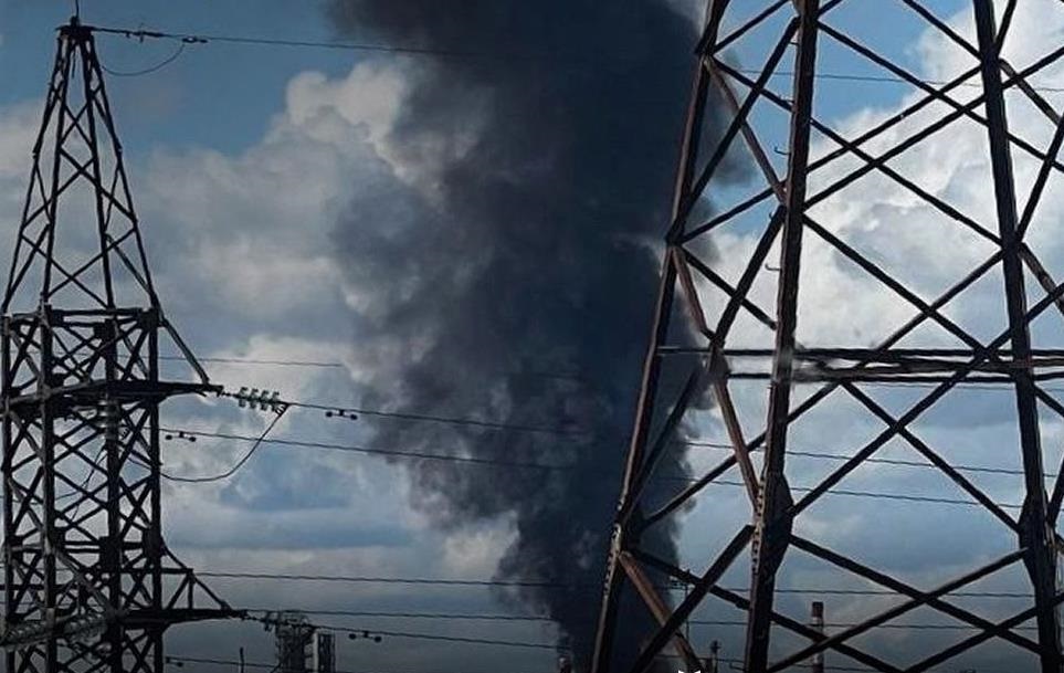 Фото для новини:Уражено НПЗ в Росії і полігон на ТОТ - Генштаб