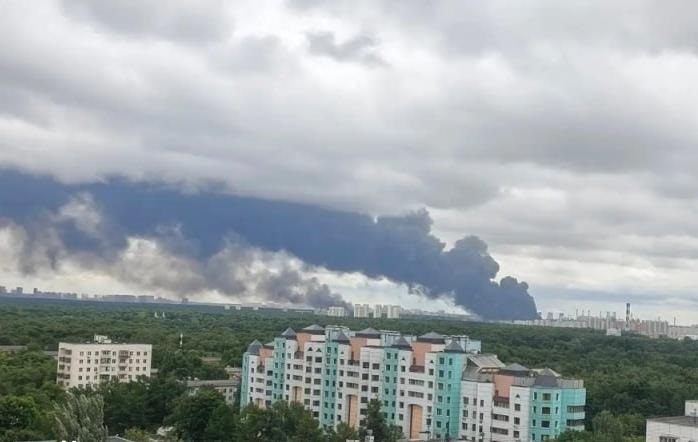 Фото для новини:Уражено три логістичні центри у РФ - Зеленський
