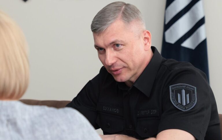 Фото для новини:В ДБР гарантують справедливе розслідування щодо полку Скеля