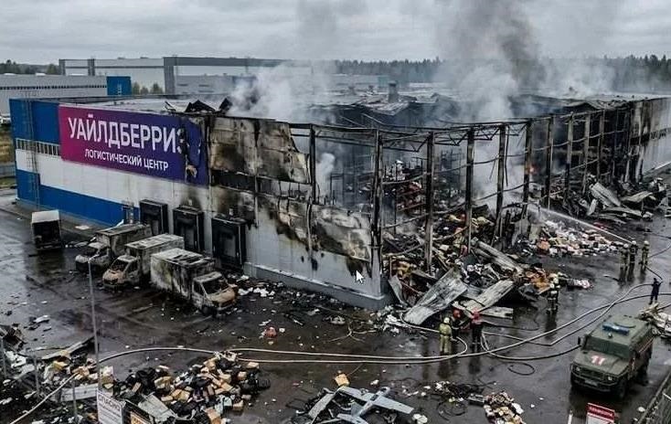 Фото для новини:В РФ заявили про cім загиблих на складах після атаки дронів