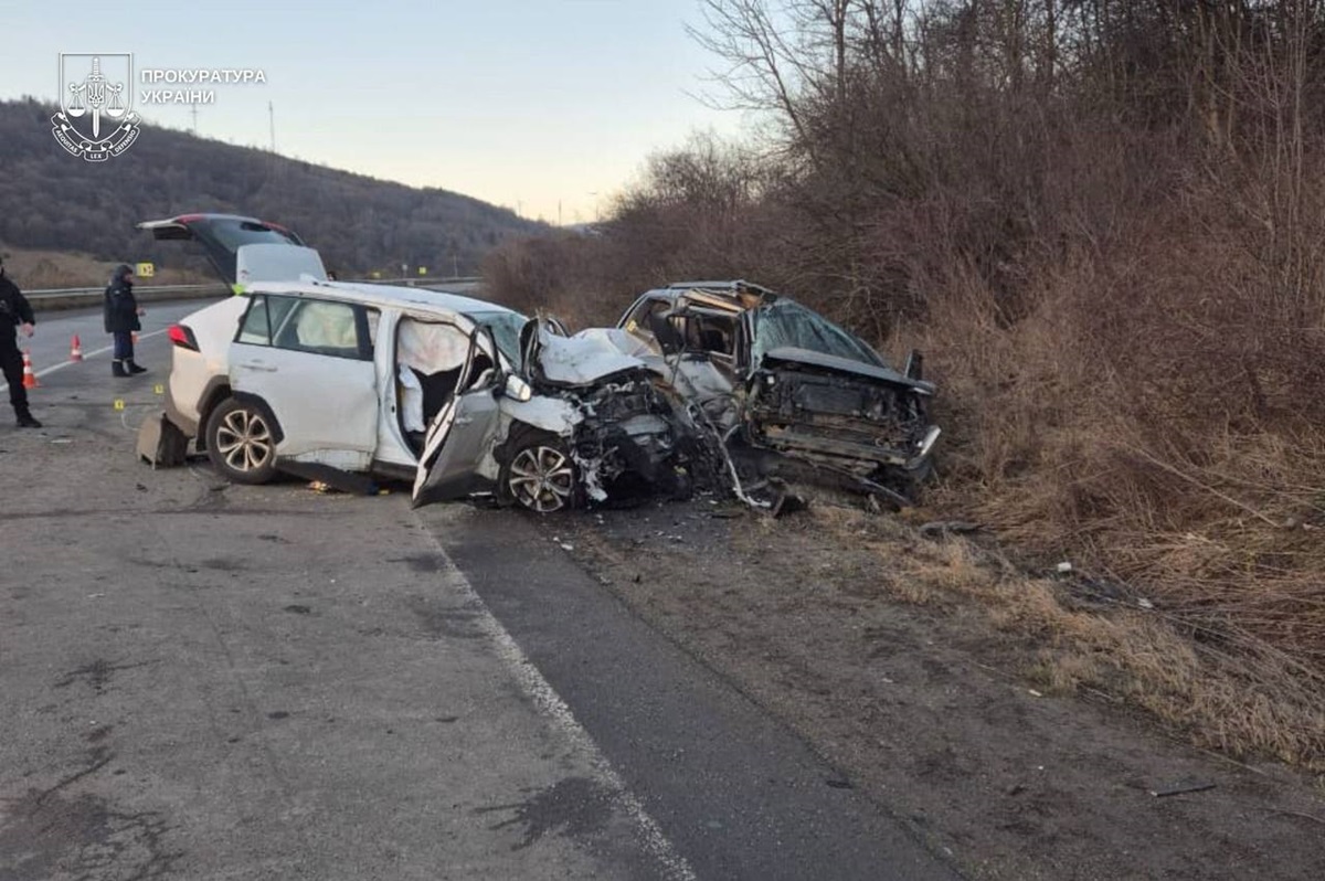 Фото для новини:Засудили водійку за ДТП на трасі Київ - Чоп, в якій загинули мати і син