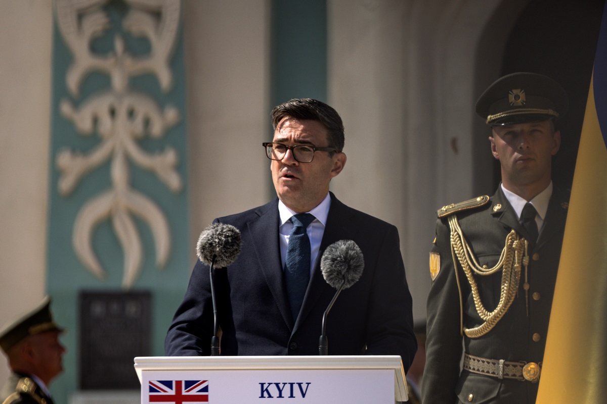 Фото для новини:Бернем у Києві пообіцяв посилити допомогу Україні у ППО