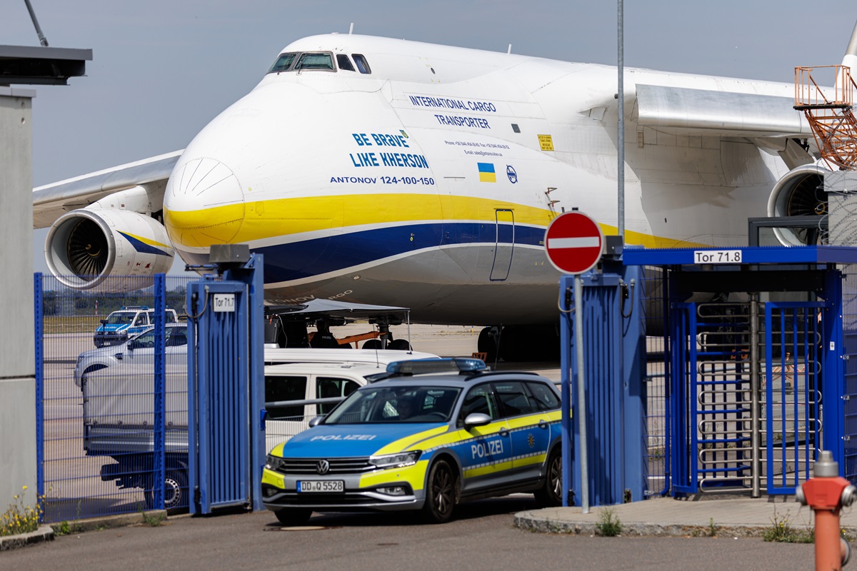 Фото для новини:Дрон біля літака в Лейпцигу: аеропорт був за крок від катастрофи