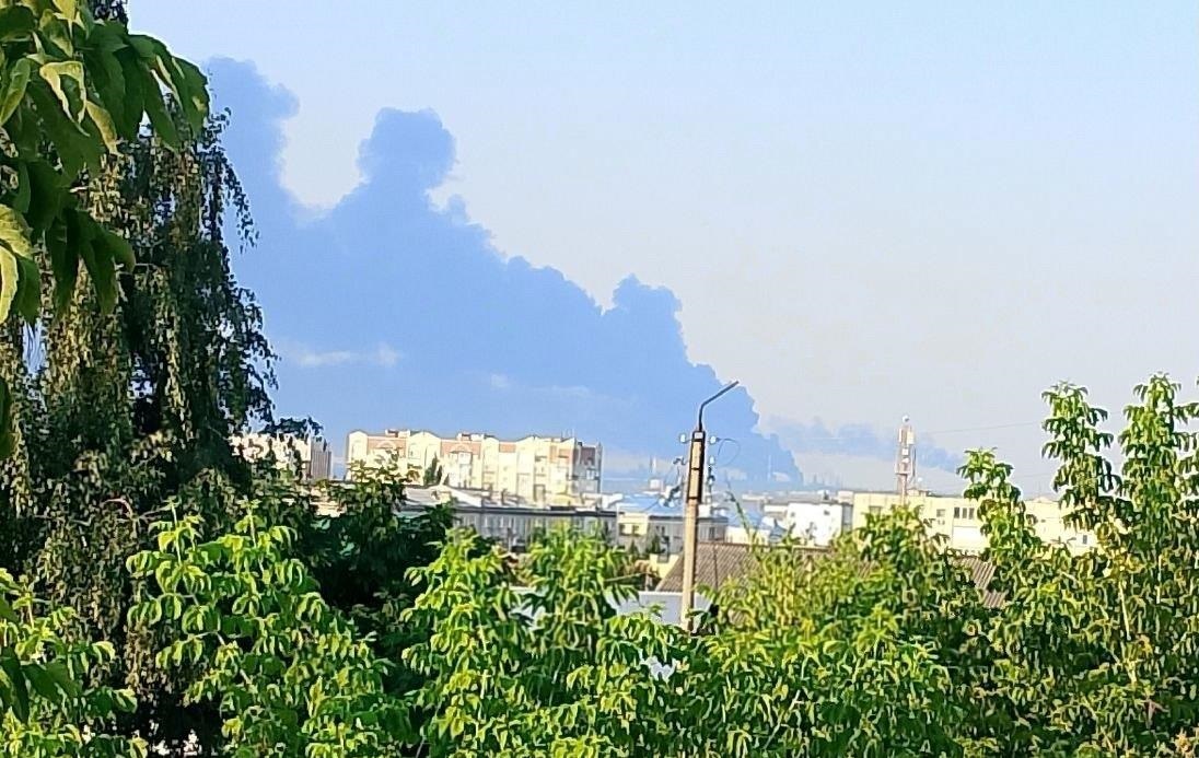 Фото для новини:Генштаб підтвердив удари по двох НПЗ в Росії