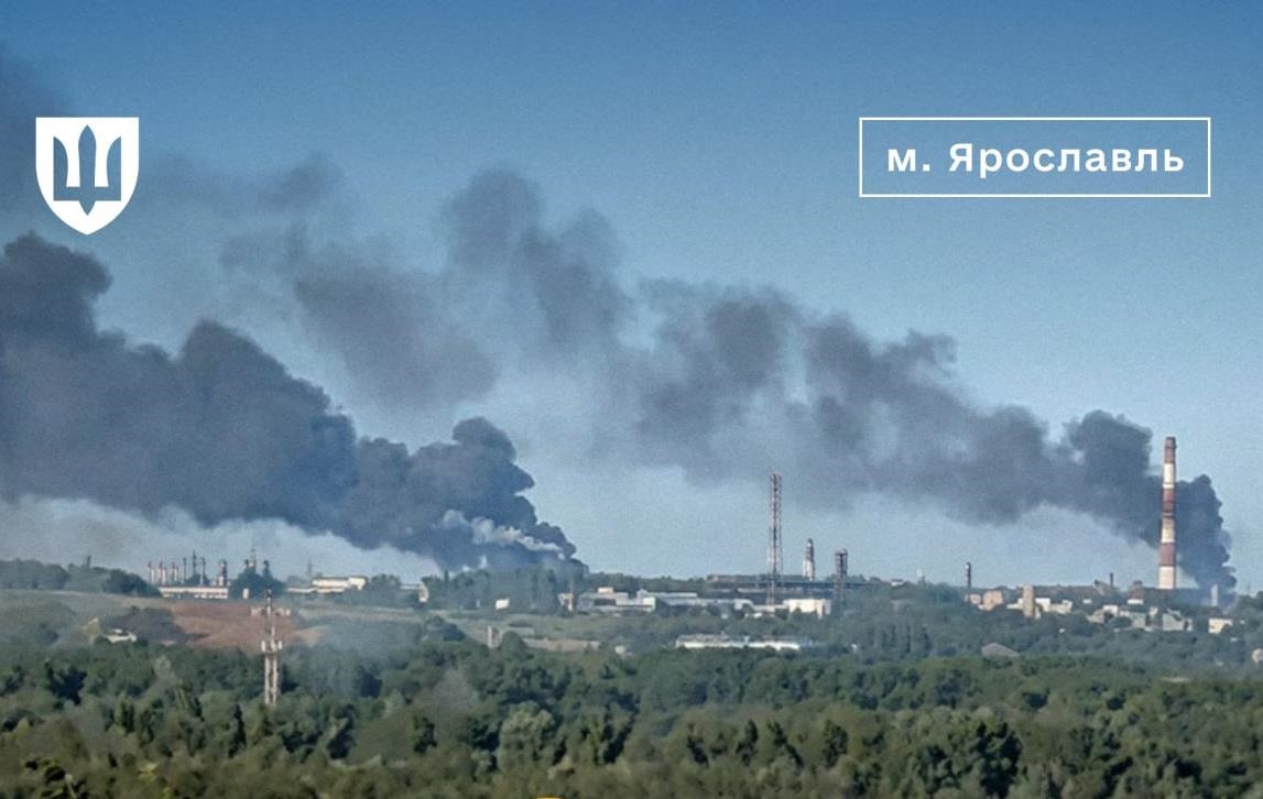 Фото для новини:Генштаб підтвердив ураження НПЗ у Ярославлі